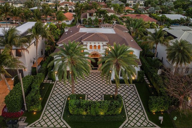 520 NE Waterway Lane, Boca Raton, FL 33432