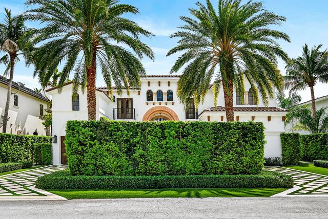520 NE Waterway Lane, Boca Raton, FL 33432