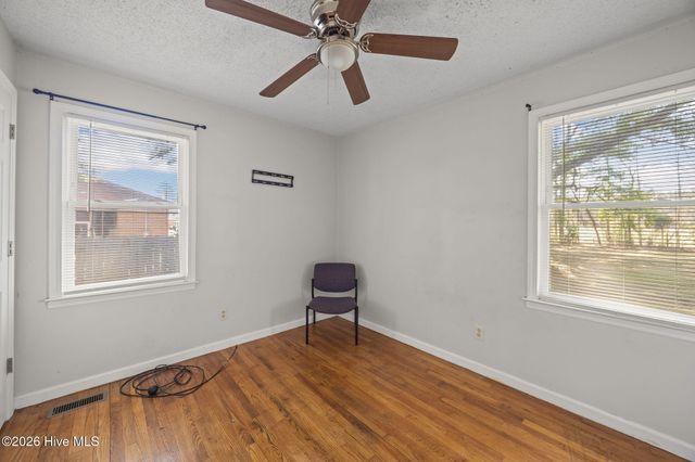 1935 King Drive, Greenville, NC 27834