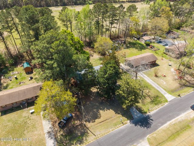 1935 King Drive, Greenville, NC 27834