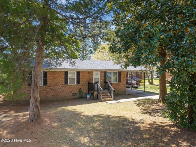 1935 King Drive, Greenville, NC 27834
