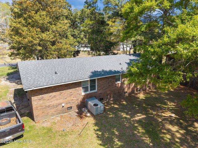 1935 King Drive, Greenville, NC 27834