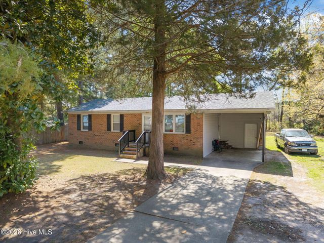 1935 King Drive, Greenville, NC 27834