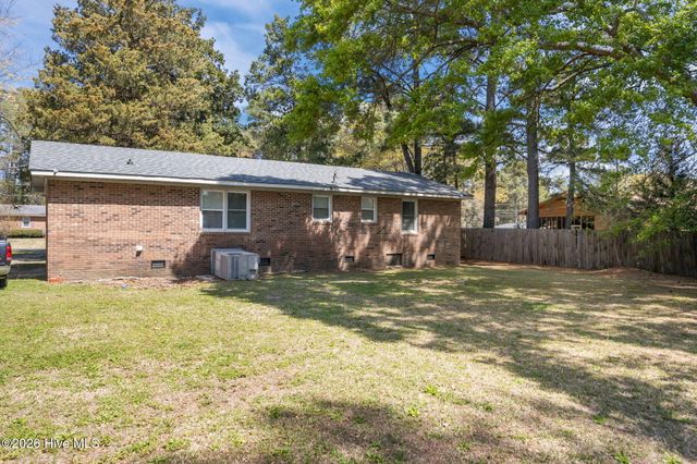 1935 King Drive, Greenville, NC 27834