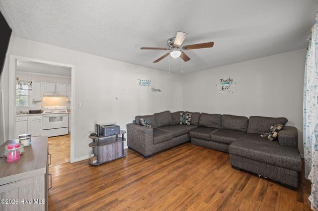 1935 King Drive, Greenville, NC 27834