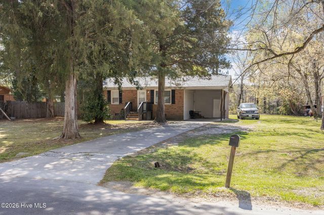 1935 King Drive, Greenville, NC 27834