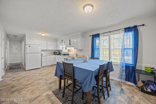 1935 King Drive, Greenville, NC 27834