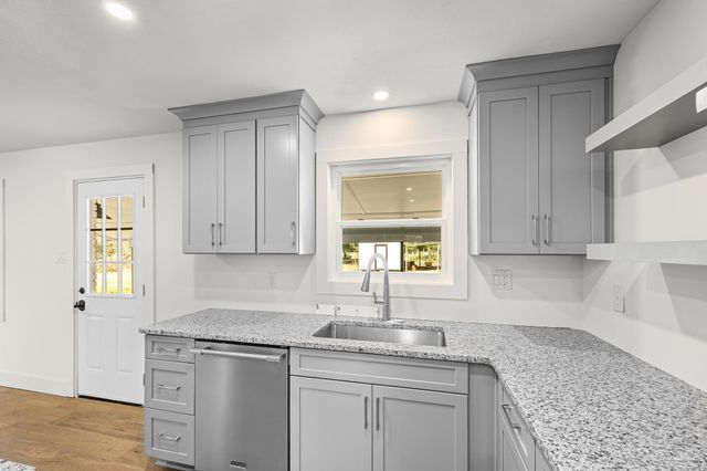 7988 Malone Rd, Milton, FL 32570