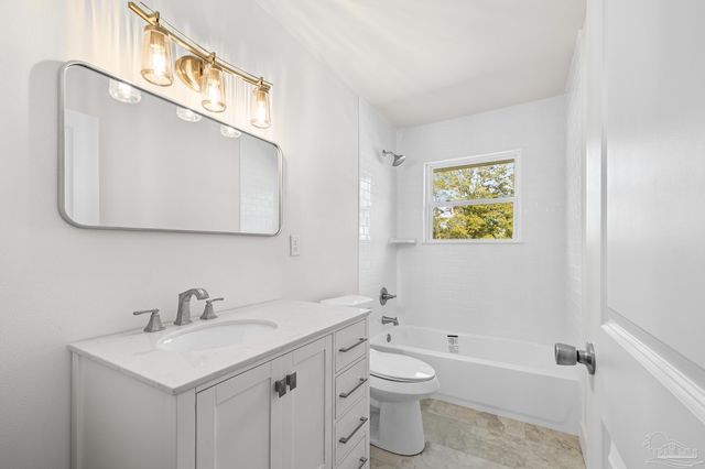 7988 Malone Rd, Milton, FL 32570