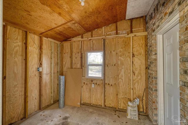 7988 Malone Rd, Milton, FL 32570