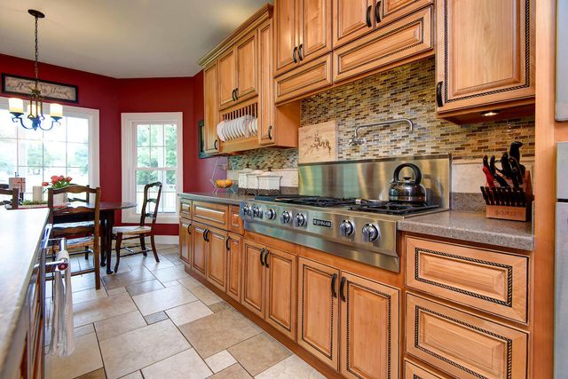 528 Mary Lynn Lane, Nixa, MO 65714