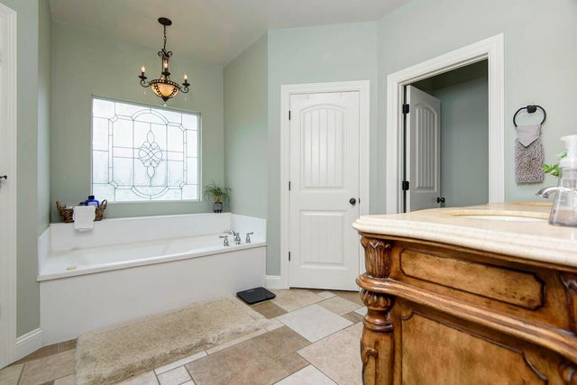 528 Mary Lynn Lane, Nixa, MO 65714