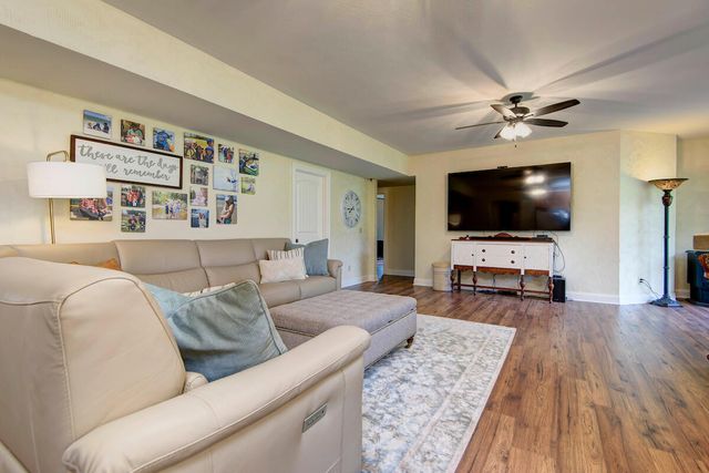 528 Mary Lynn Lane, Nixa, MO 65714