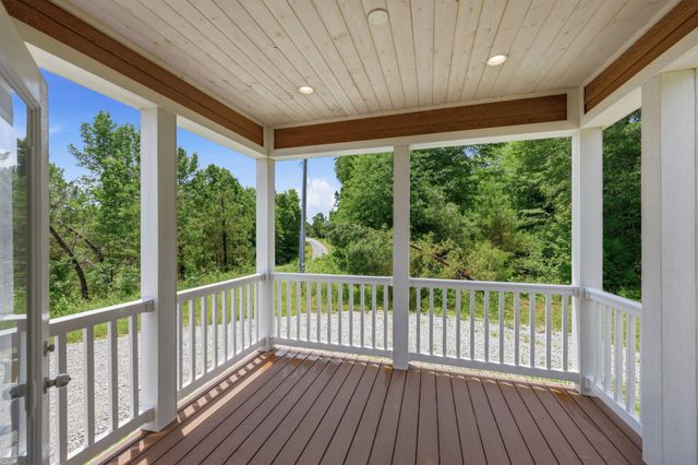 800 Smith Chapel Rd, Decaturville, TN 38329