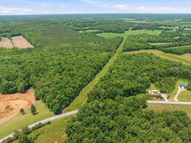800 Smith Chapel Rd, Decaturville, TN 38329