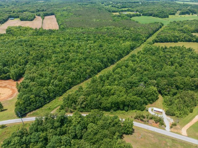 800 Smith Chapel Rd, Decaturville, TN 38329