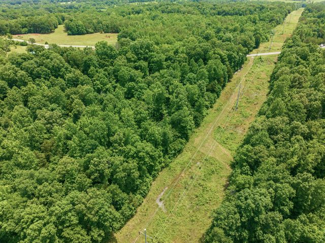 800 Smith Chapel Rd, Decaturville, TN 38329