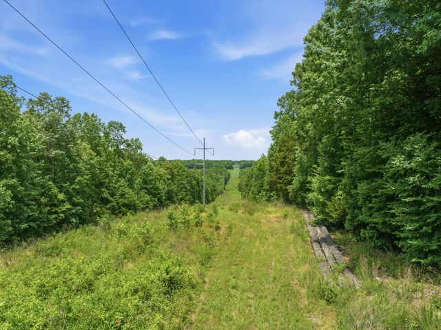 800 Smith Chapel Rd, Decaturville, TN 38329
