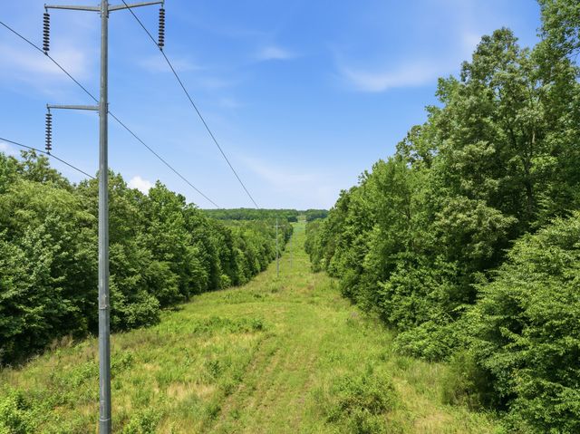 800 Smith Chapel Rd, Decaturville, TN 38329