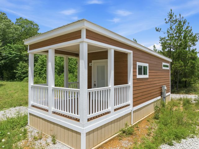 800 Smith Chapel Rd, Decaturville, TN 38329