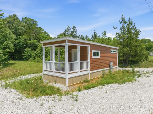 800 Smith Chapel Rd, Decaturville, TN 38329