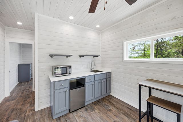 800 Smith Chapel Rd, Decaturville, TN 38329