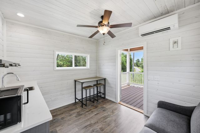 800 Smith Chapel Rd, Decaturville, TN 38329