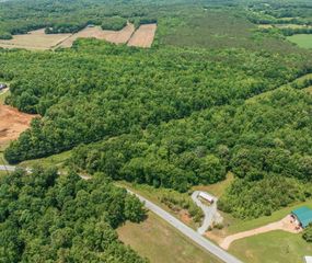 800 Smith Chapel Rd, Decaturville, TN 38329