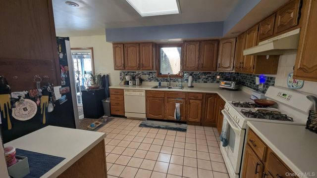 21 Kleitz Avenue, Highland Falls, NY 10928