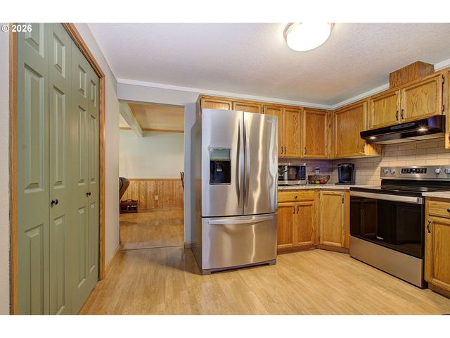 1421 E 4TH Cir, La Center, WA 98629