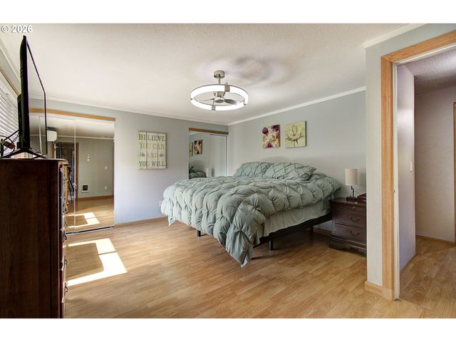 1421 E 4TH Cir, La Center, WA 98629