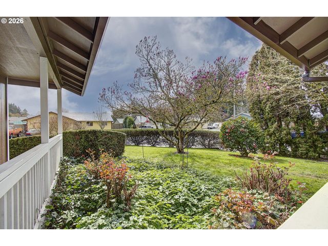 1421 E 4TH Cir, La Center, WA 98629