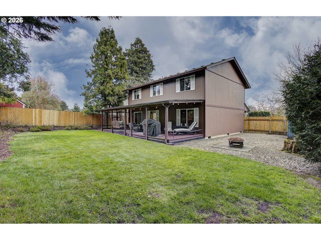 1421 E 4TH Cir, La Center, WA 98629
