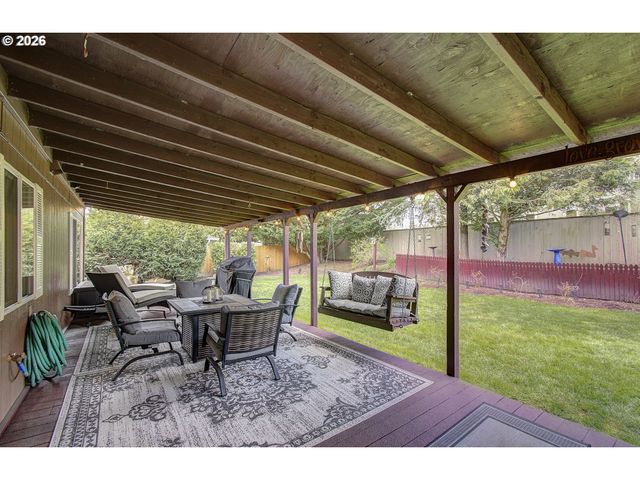 1421 E 4TH Cir, La Center, WA 98629