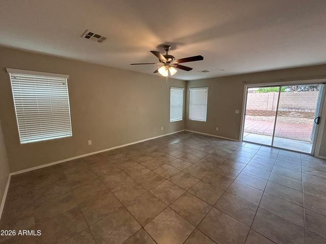 1425 E LAKEVIEW Drive, San Tan Valley, AZ 85143