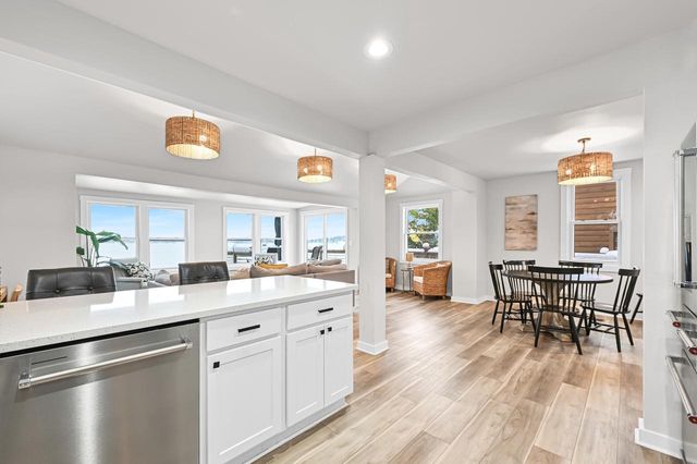 2201 Lakeshore DRIVE, Kansasville, WI 53139