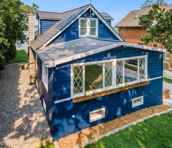 2201 Lakeshore DRIVE, Kansasville, WI 53139