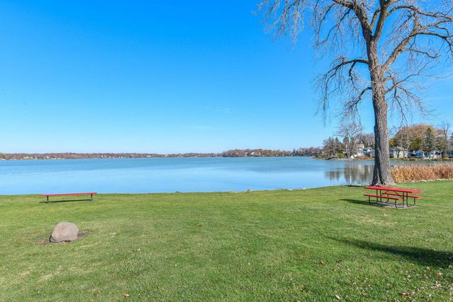 2201 Lakeshore DRIVE, Kansasville, WI 53139