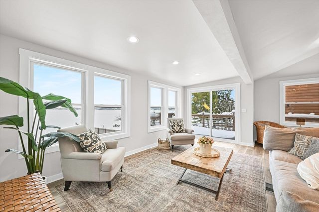 2201 Lakeshore DRIVE, Kansasville, WI 53139