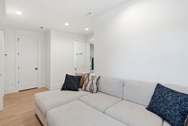 1118 Douglas Ave, Nashville, TN 37206