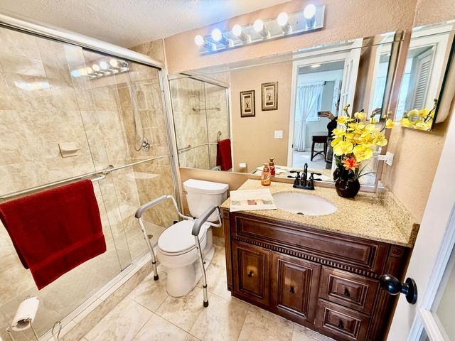 8970 S Hollybrook Boulevard 207, Pembroke Pines, FL 33025