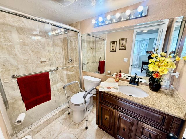 8970 S Hollybrook Boulevard 207, Pembroke Pines, FL 33025