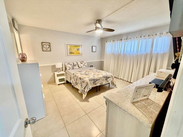 8970 S Hollybrook Boulevard 207, Pembroke Pines, FL 33025