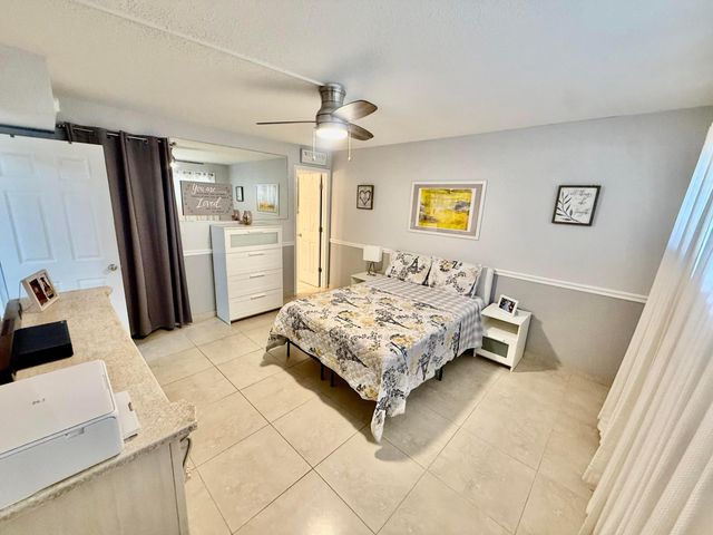 8970 S Hollybrook Boulevard 207, Pembroke Pines, FL 33025