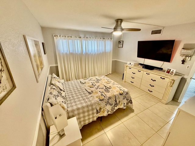 8970 S Hollybrook Boulevard 207, Pembroke Pines, FL 33025
