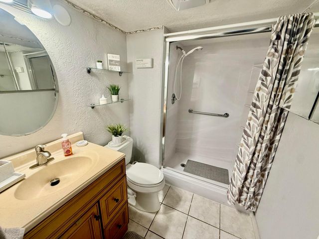 8970 S Hollybrook Boulevard 207, Pembroke Pines, FL 33025