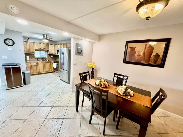 8970 S Hollybrook Boulevard 207, Pembroke Pines, FL 33025