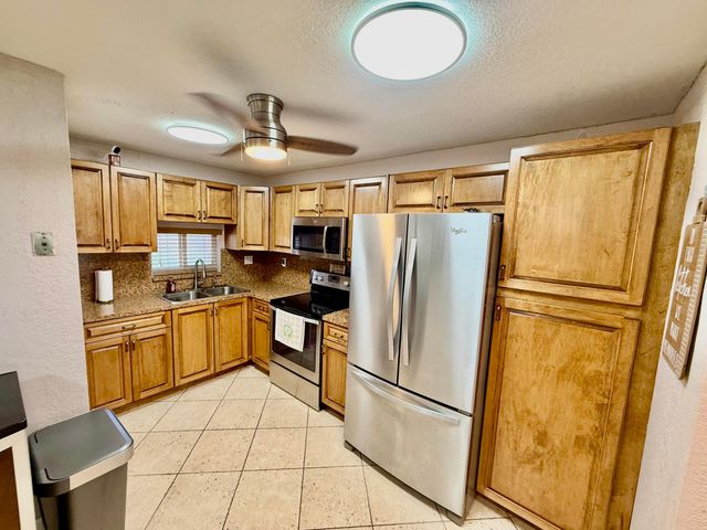 8970 S Hollybrook Boulevard 207, Pembroke Pines, FL 33025