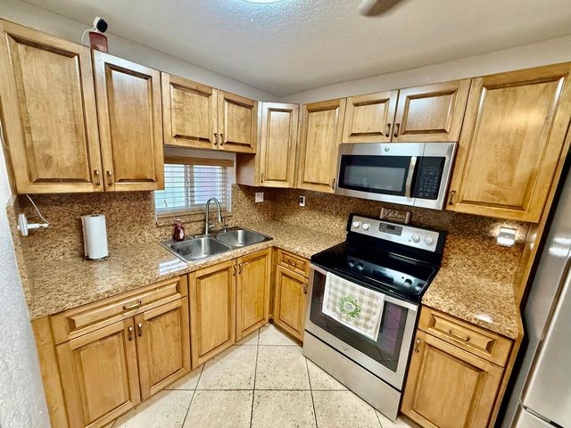 8970 S Hollybrook Boulevard 207, Pembroke Pines, FL 33025