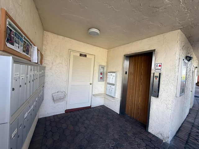 8970 S Hollybrook Boulevard 207, Pembroke Pines, FL 33025